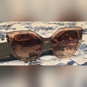 Guess Oversized Geometric Tortoiseshell Sunglasses | Gold Triangle Logo | NEW